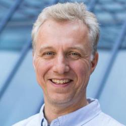 Profile picture of Prof. Daniel Frisbie, visiting researcher in the Sirringhaus group.